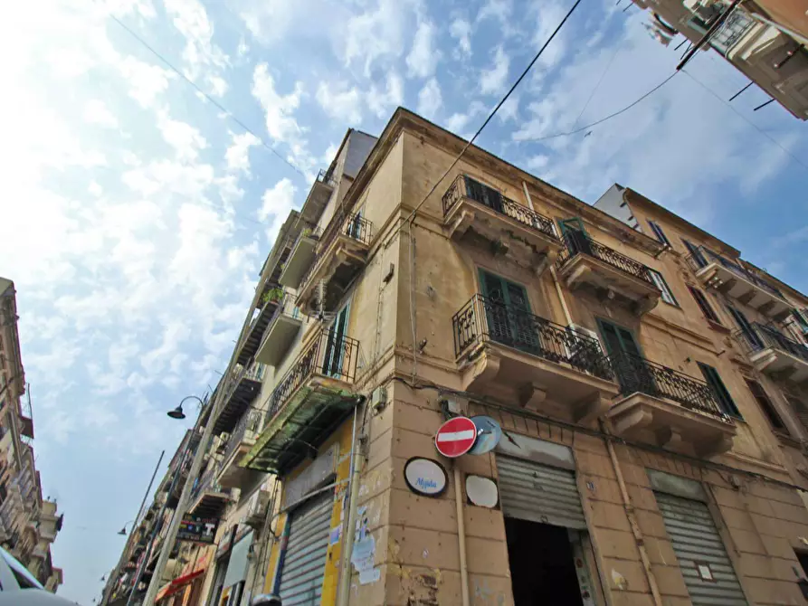 Immagine 41 di Locale commerciale in vendita  in Via Collegio Di Maria Al Borgo 78 a Palermo