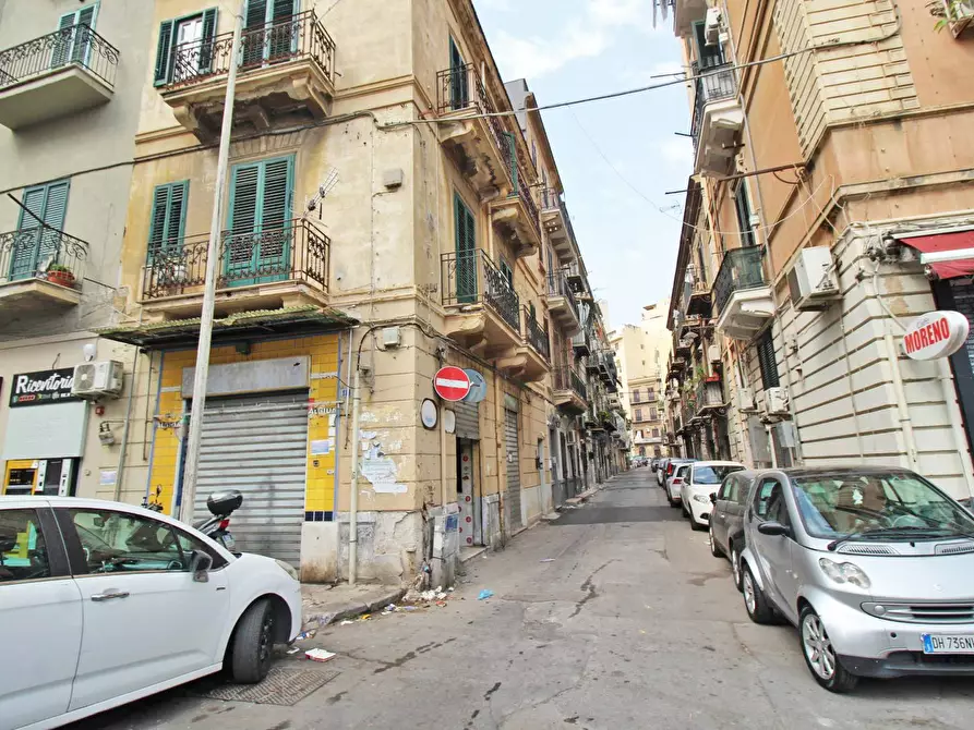 Immagine 50 di Locale commerciale in vendita  in Via Collegio Di Maria Al Borgo 78 a Palermo