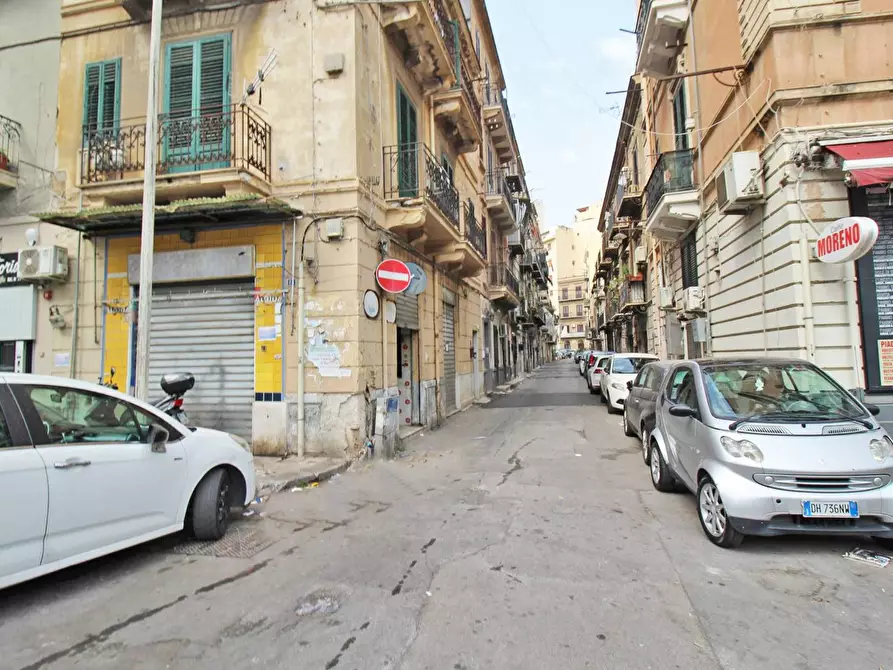 Immagine 51 di Locale commerciale in vendita  in Via Collegio Di Maria Al Borgo 78 a Palermo