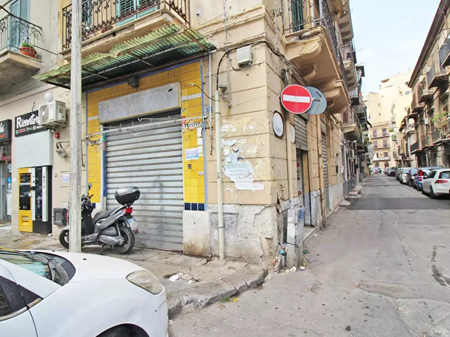 Immagine 52 di Locale commerciale in vendita  in Via Collegio Di Maria Al Borgo 78 a Palermo
