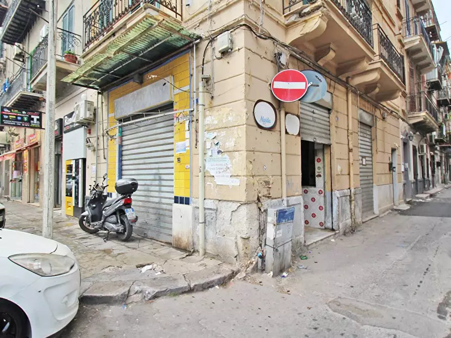 Immagine 53 di Locale commerciale in vendita  in Via Collegio Di Maria Al Borgo 78 a Palermo