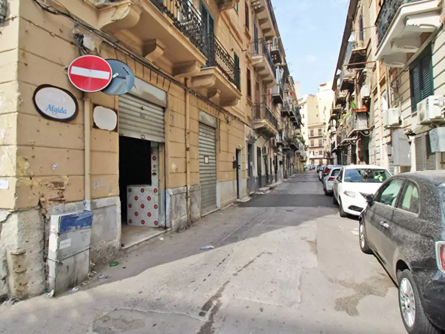 Immagine 54 di Locale commerciale in vendita  in Via Collegio Di Maria Al Borgo 78 a Palermo