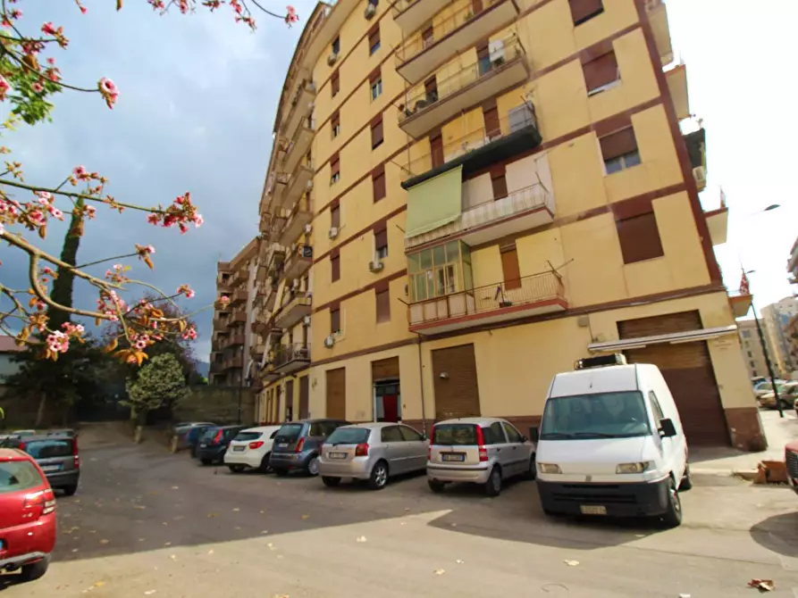 Immagine 3 di Locale commerciale in vendita  in Via Fortunato Fedele 39 a Palermo