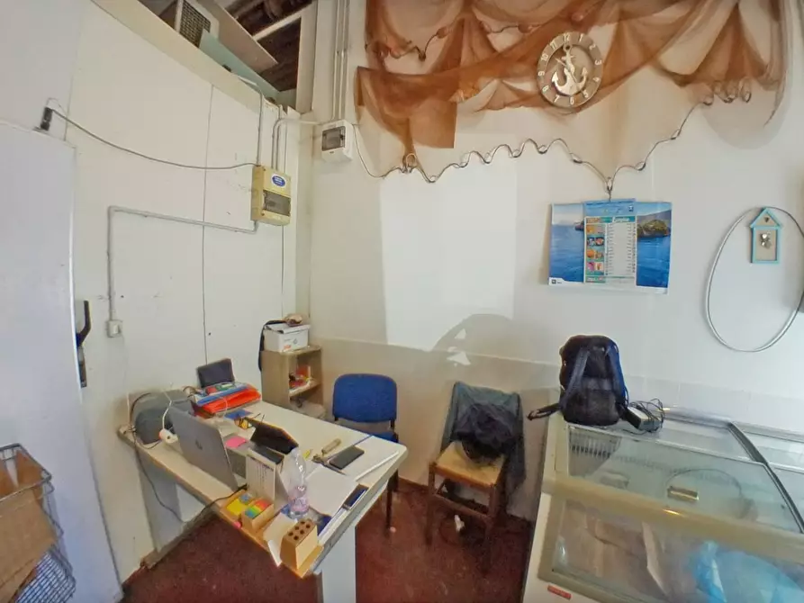 Immagine 5 di Locale commerciale in vendita  in Via Fortunato Fedele 39 a Palermo