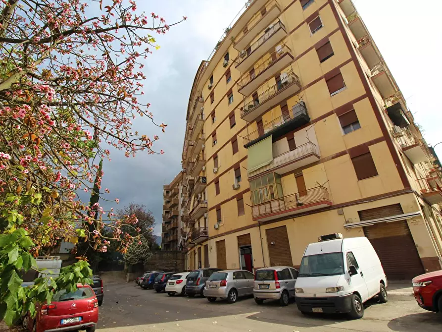 Immagine 25 di Locale commerciale in vendita  in Via Fortunato Fedele 39 a Palermo