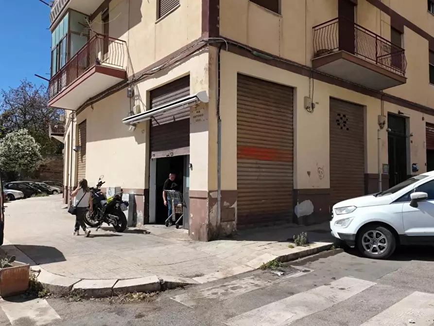 Immagine 29 di Locale commerciale in vendita  in Via Fortunato Fedele 39 a Palermo