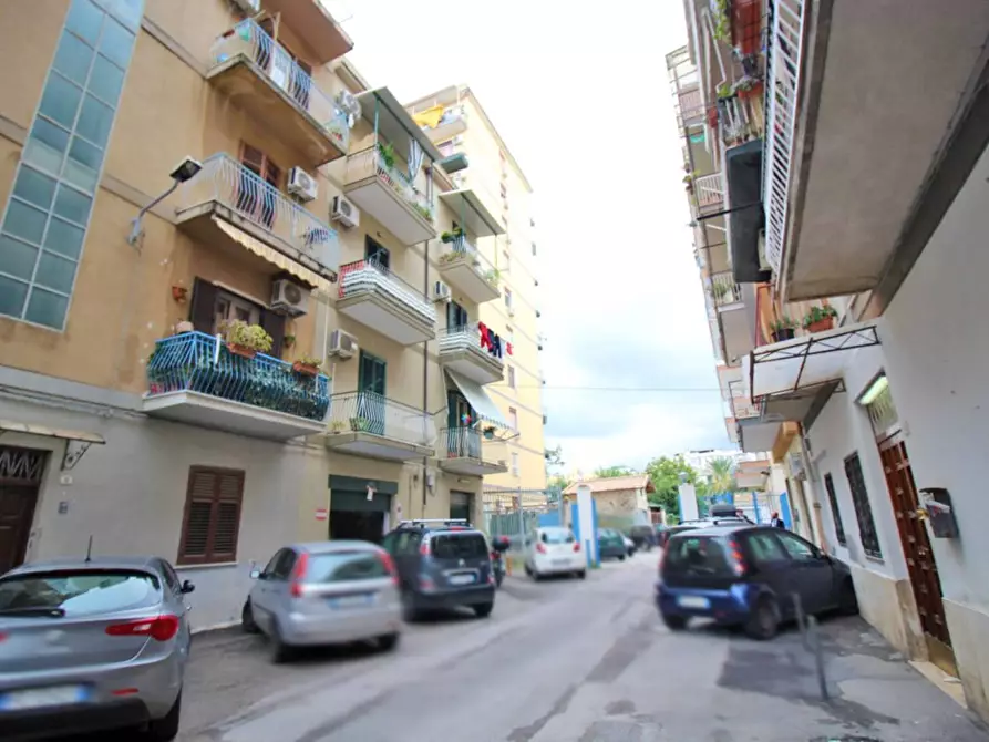 Immagine 7 di Box auto in vendita  in Via Favignana 14 a Palermo
