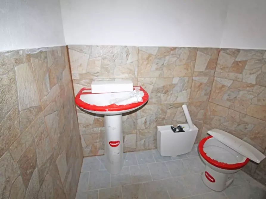 Immagine 17 di Box auto in vendita  in Via Favignana 14 a Palermo