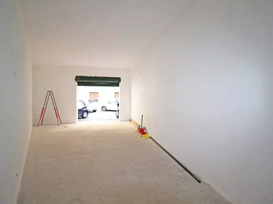 Immagine 21 di Box auto in vendita  in Via Favignana 14 a Palermo