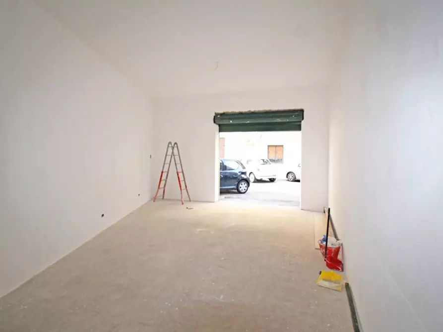 Immagine 22 di Box auto in vendita  in Via Favignana 14 a Palermo