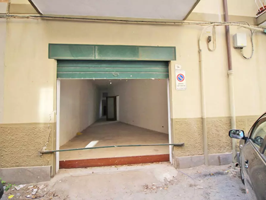Immagine 28 di Box auto in vendita  in Via Favignana 14 a Palermo