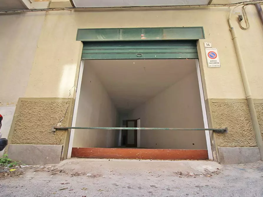 Immagine 29 di Box auto in vendita  in Via Favignana 14 a Palermo