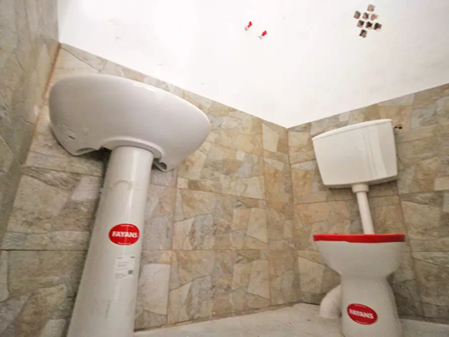 Immagine 48 di Box auto in vendita  in Via Favignana 14 a Palermo