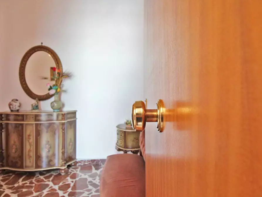 Immagine 10 di Appartamento in vendita  in Via Falsomiele 126 a Palermo