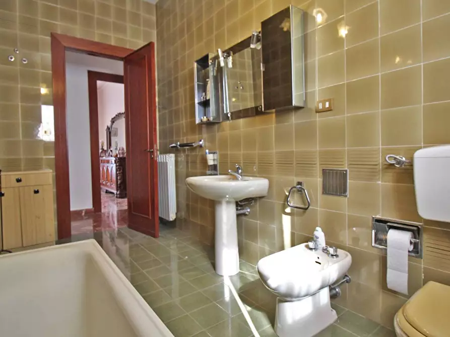 Immagine 52 di Appartamento in vendita  in Via Falsomiele 126 a Palermo