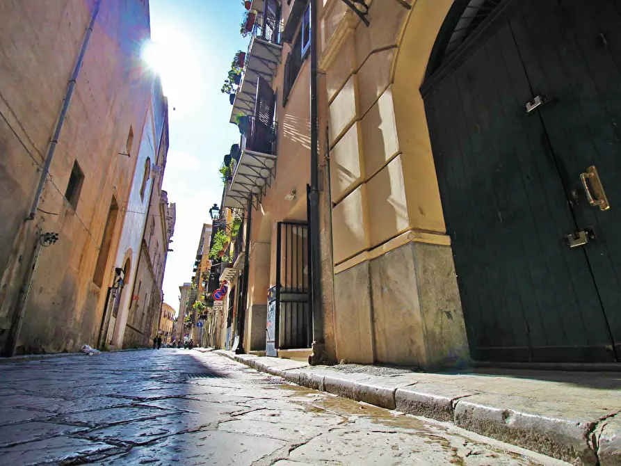 Immagine 8 di Locale commerciale in vendita  in Via Alloro 19 a Palermo