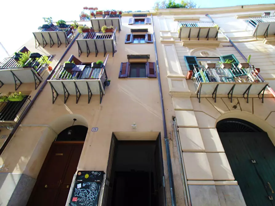 Immagine 10 di Locale commerciale in vendita  in Via Alloro 19 a Palermo
