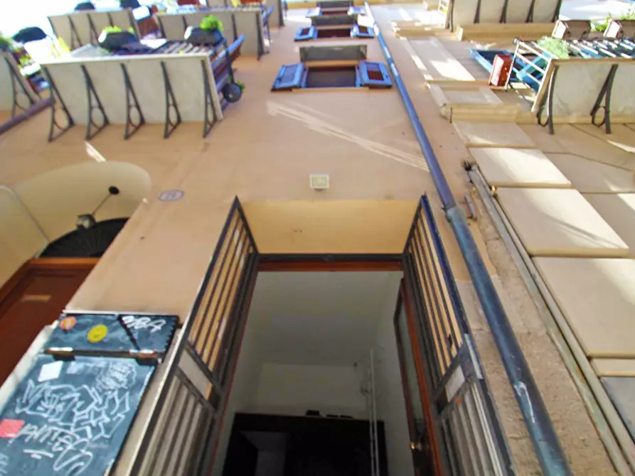 Immagine 11 di Locale commerciale in vendita  in Via Alloro 19 a Palermo