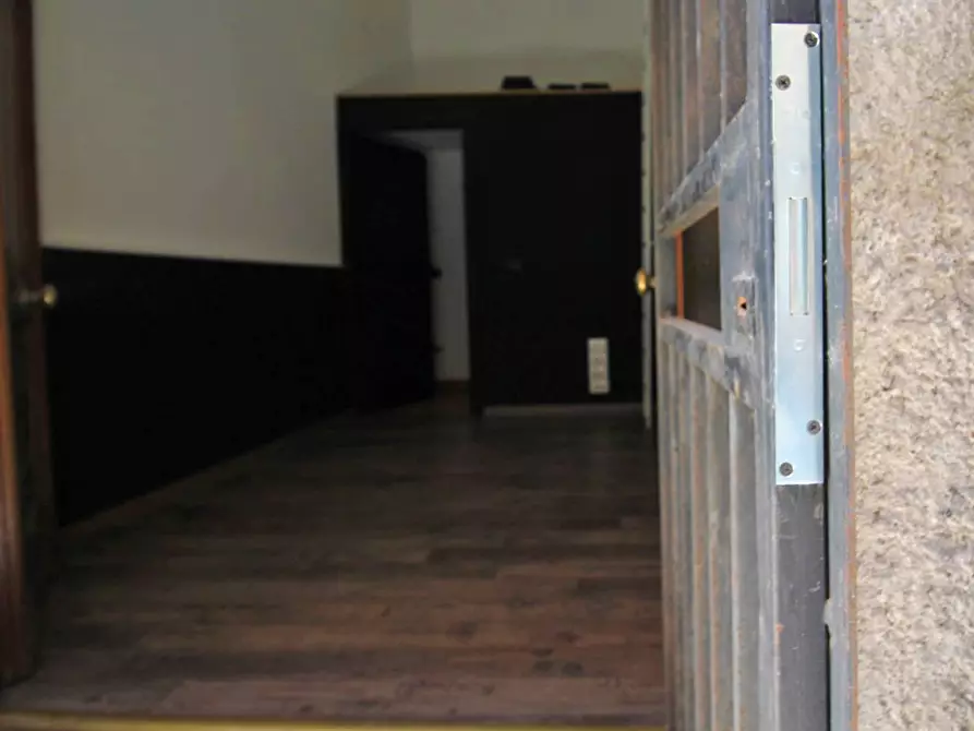 Immagine 14 di Locale commerciale in vendita  in Via Alloro 19 a Palermo