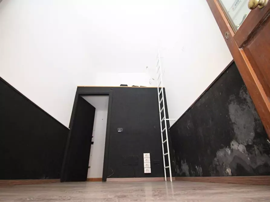 Immagine 19 di Locale commerciale in vendita  in Via Alloro 19 a Palermo