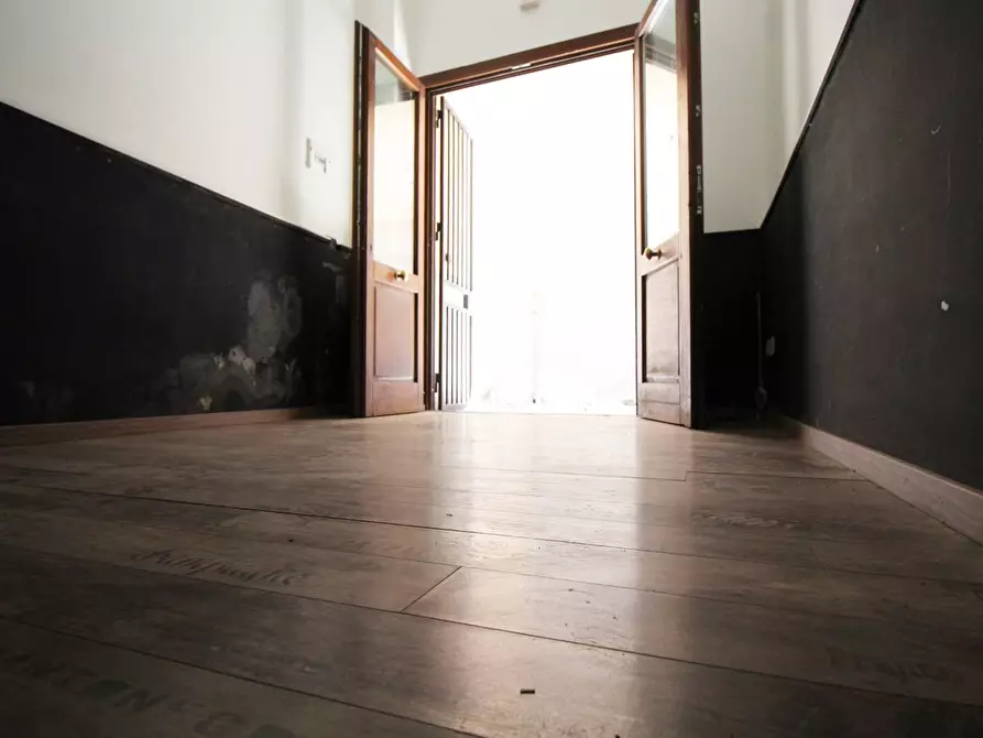 Immagine 24 di Locale commerciale in vendita  in Via Alloro 19 a Palermo