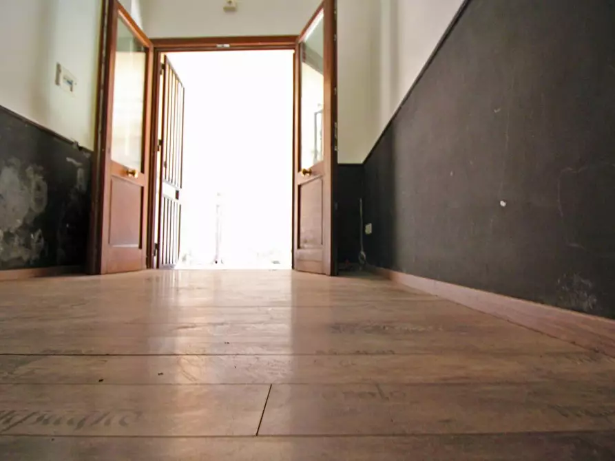 Immagine 27 di Locale commerciale in vendita  in Via Alloro 19 a Palermo