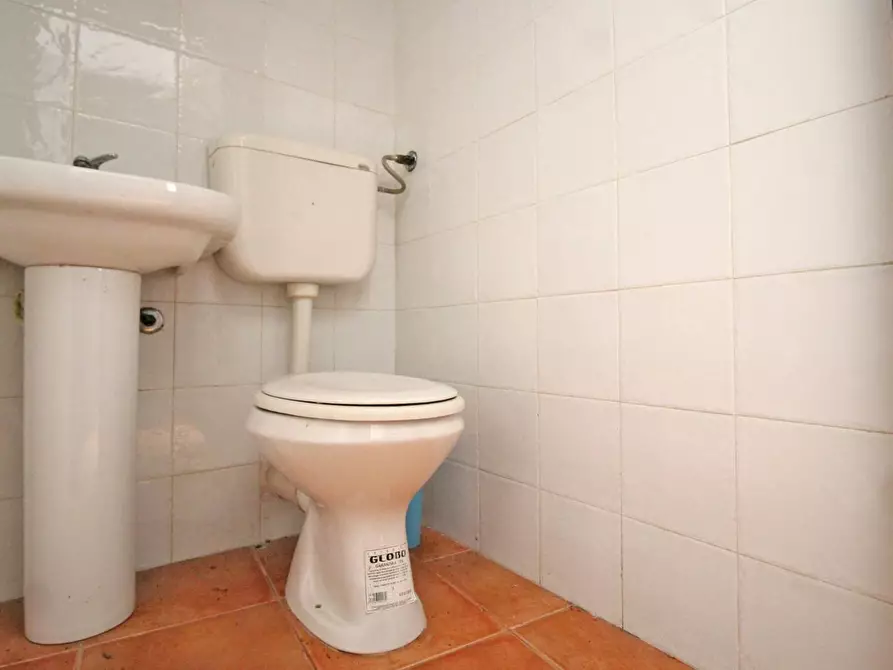 Immagine 35 di Locale commerciale in vendita  in Via Alloro 19 a Palermo