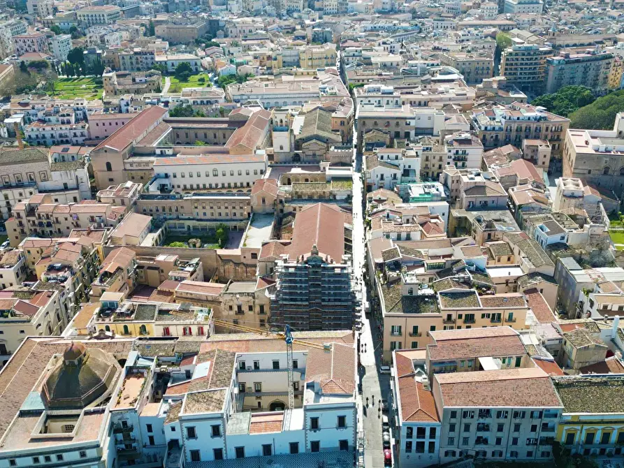 Immagine 45 di Locale commerciale in vendita  in Via Alloro 19 a Palermo