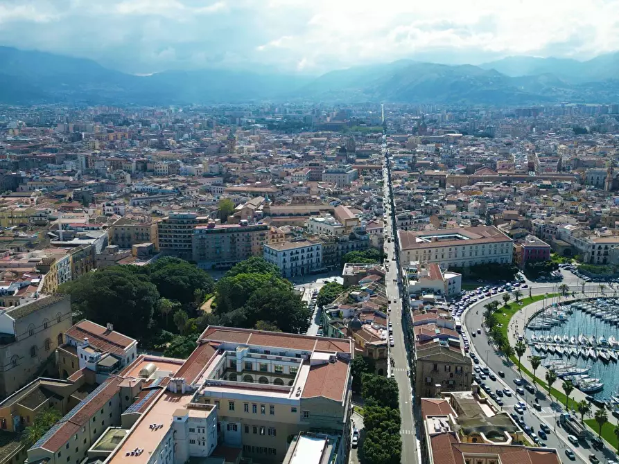 Immagine 49 di Locale commerciale in vendita  in Via Alloro 19 a Palermo