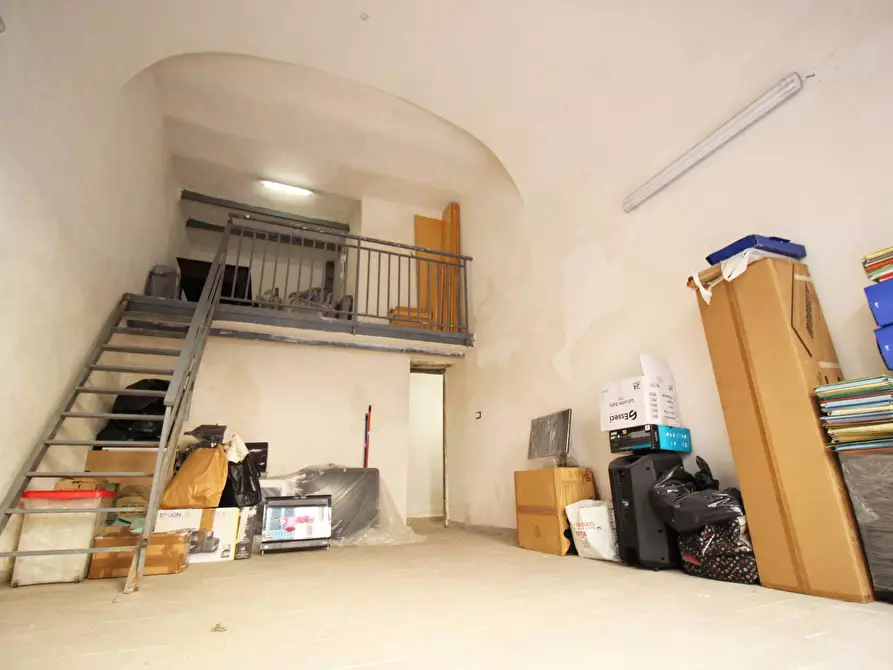 Immagine 14 di Locale commerciale in affitto  in Via Ugo Bassi 22 a Palermo