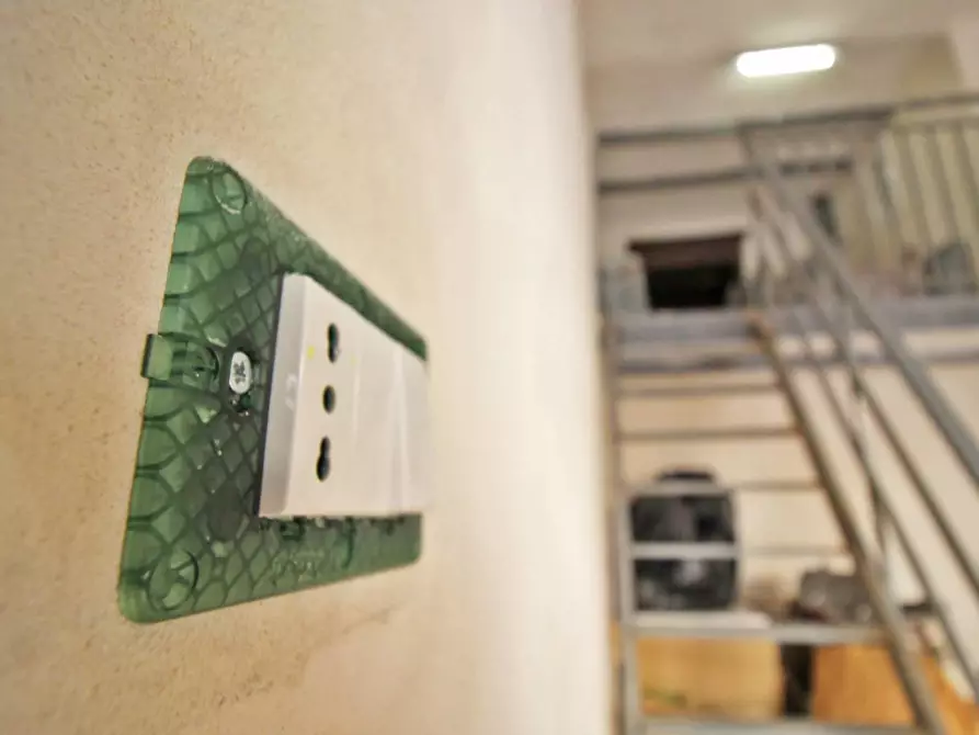 Immagine 16 di Locale commerciale in affitto  in Via Ugo Bassi 22 a Palermo