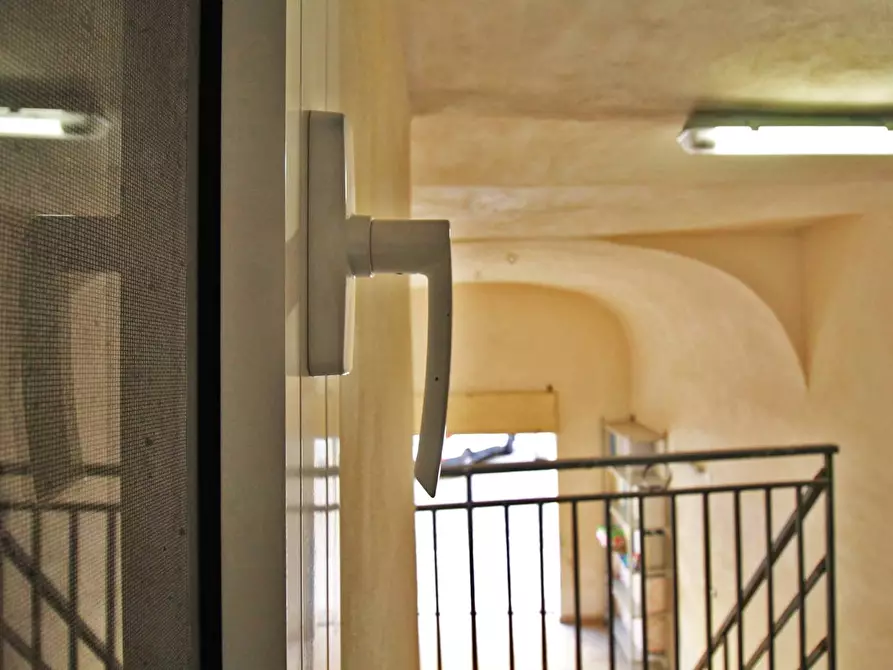 Immagine 34 di Locale commerciale in affitto  in Via Ugo Bassi 22 a Palermo