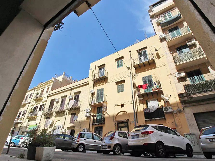 Immagine 41 di Locale commerciale in affitto  in Via Ugo Bassi 22 a Palermo