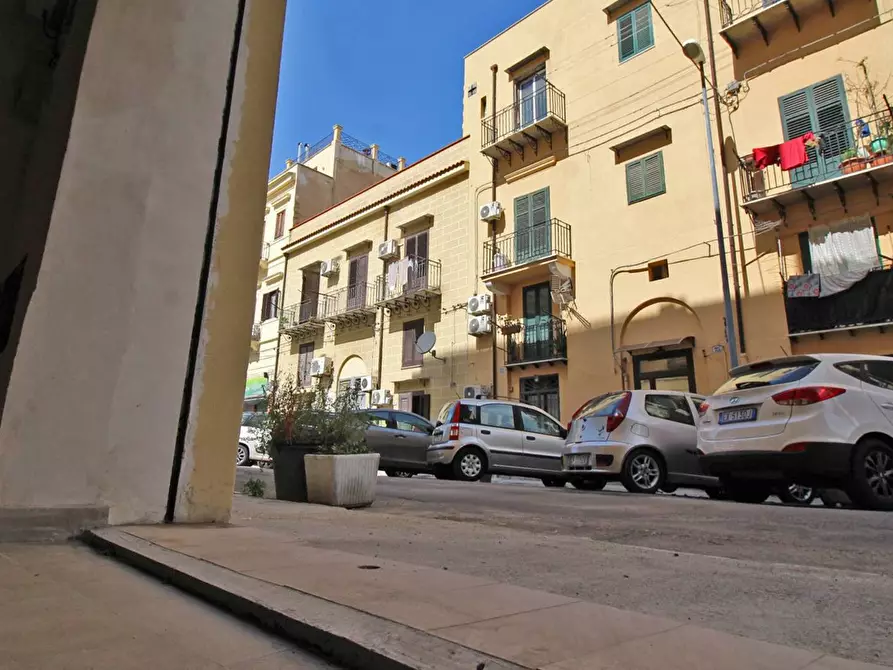 Immagine 44 di Locale commerciale in affitto  in Via Ugo Bassi 22 a Palermo