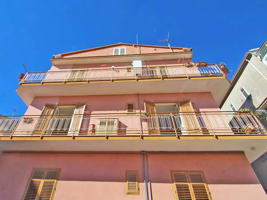 Immagine 61 di Appartamento in vendita  in Via Pio La torre 17 a Piana Degli Albanesi