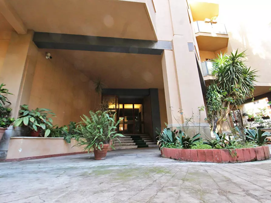 Immagine 10 di Appartamento in vendita  in Via Dante 157 a Palermo