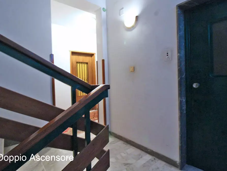 Immagine 13 di Appartamento in vendita  in Via Dante 157 a Palermo