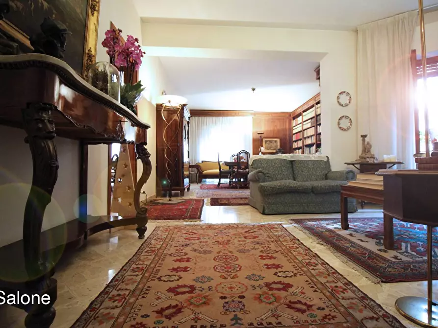 Immagine 19 di Appartamento in vendita  in Via Dante 157 a Palermo