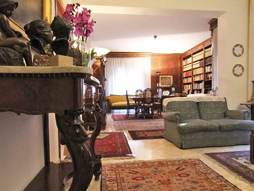 Immagine 79 di Appartamento in vendita  in Via Dante 157 a Palermo