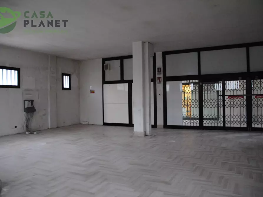 Immagine 9 di Locale commerciale in vendita  in lomellina 36 a Mira