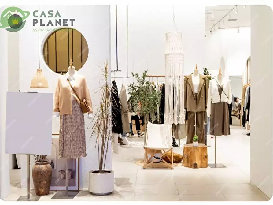 Immagine 4 di Attività commerciale in vendita  in PIAZZA a Mirano