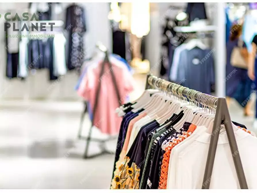 Immagine 1 di Attività commerciale in vendita  in PIAZZA a Mirano