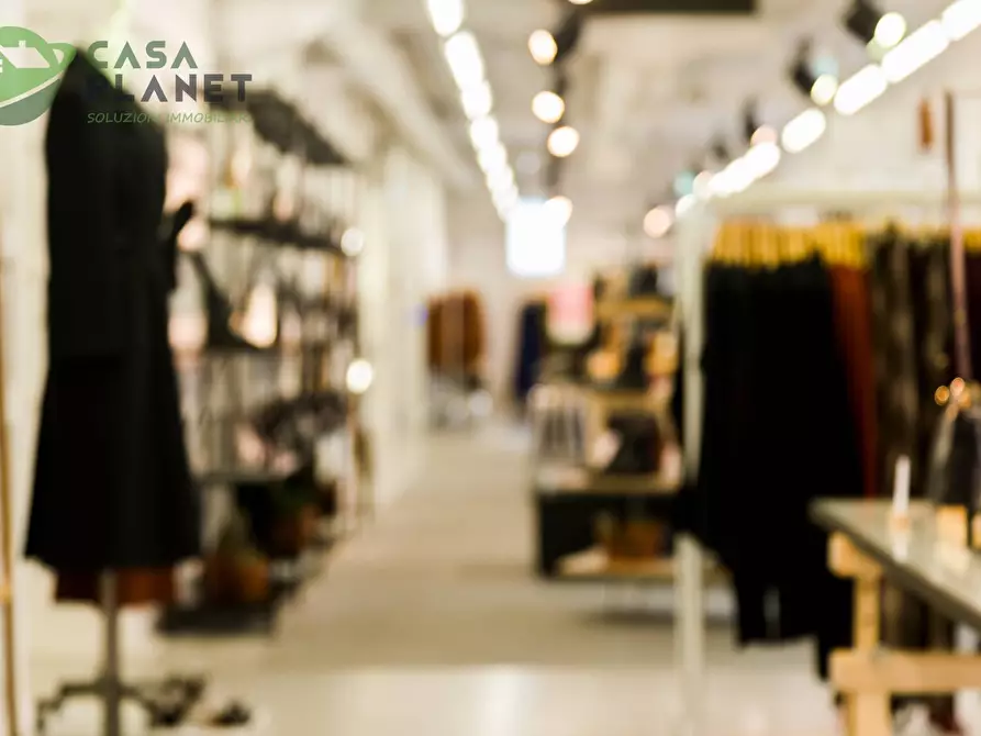 Immagine 10 di Attività commerciale in vendita  in PIAZZA a Mirano