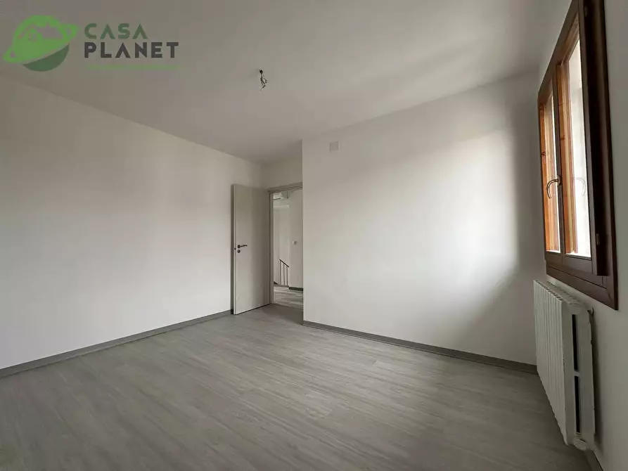 Immagine 9 di Casa semindipendente in vendita  in VIA ZERO BRANCO a Mogliano Veneto