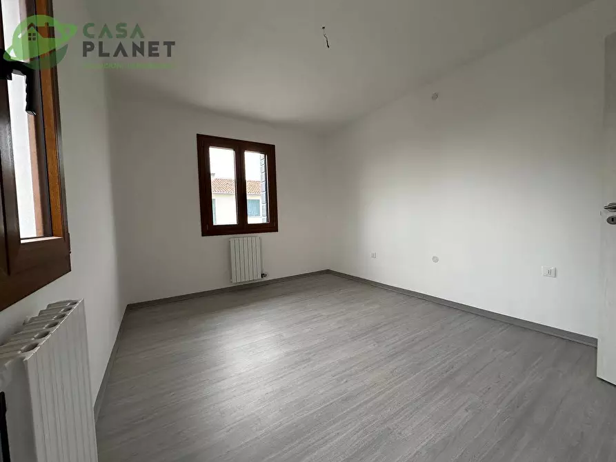 Immagine 21 di Casa semindipendente in vendita  in VIA ZERO BRANCO a Mogliano Veneto