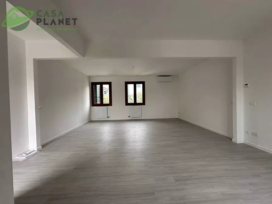 Immagine 6 di Casa semindipendente in vendita  in VIA ZERO BRANCO a Mogliano Veneto