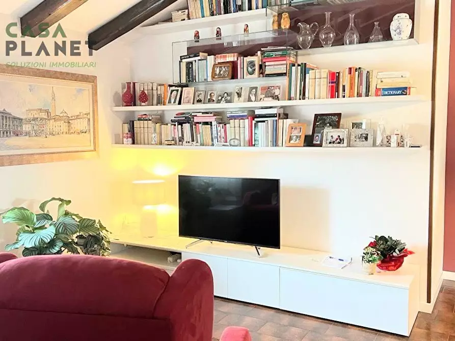 Immagine 1 di Appartamento in vendita  in via europa unita a Paese