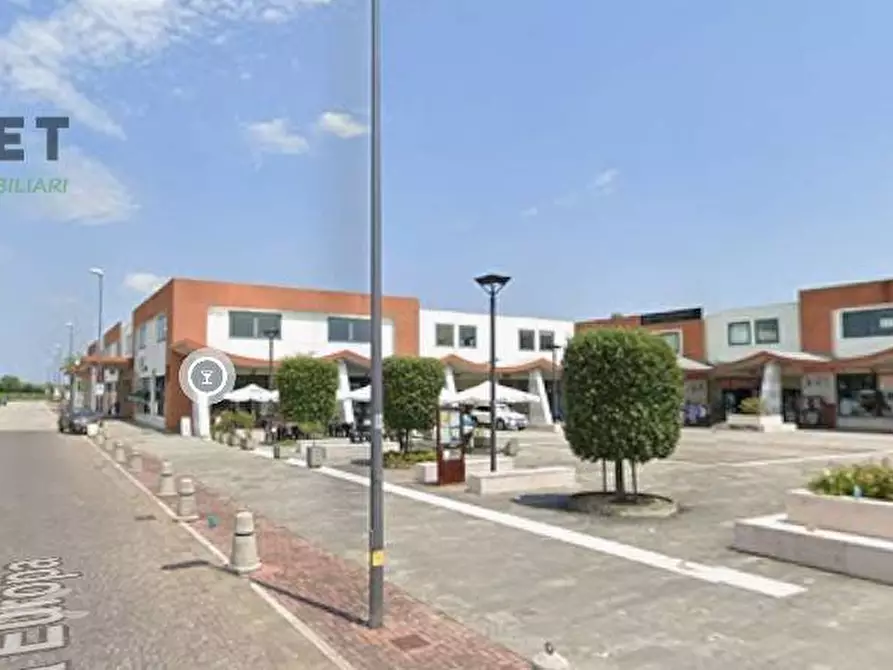 Immagine 2 di Negozio in affitto  in Via Europa a Preganziol