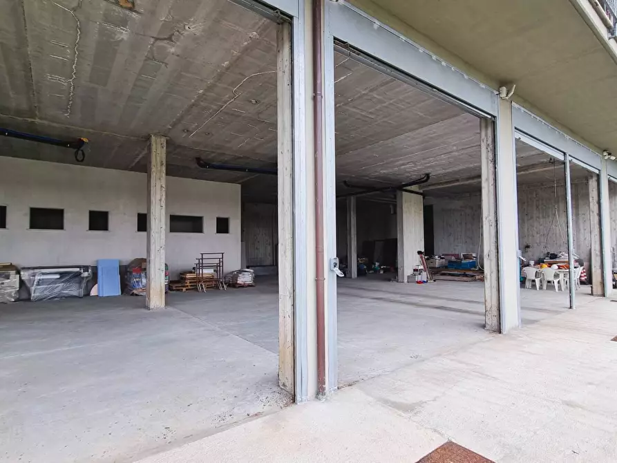 Immagine 20 di Locale commerciale in vendita  a Valmontone