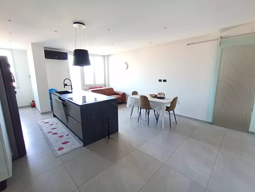 Immagine 3 di Appartamento in vendita  in Viale Rinascita 64 a Cinisello Balsamo